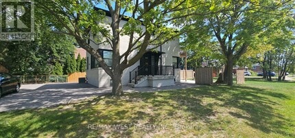 4229 Bloor St W in Toronto, ON - Building Photo - Building Photo
