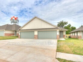 3703 N Divis Ave in Bethany, OK - Building Photo