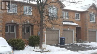 100 Brickyard Way in Brampton, ON - Building Photo