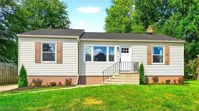 property at 286 Jaycox Rd