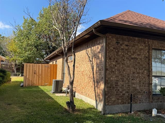 211 Douglas Dr in Wylie, TX - Foto de edificio - Building Photo