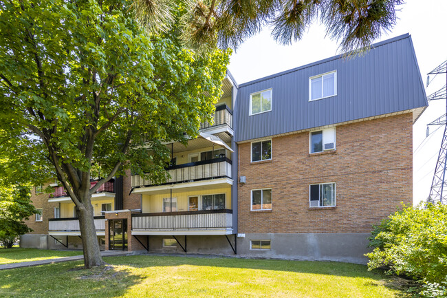 6320 Bonaventure in Brossard, QC - Building Photo - Building Photo
