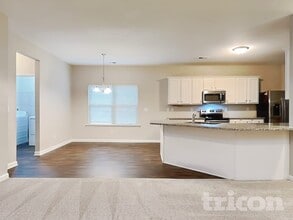 143 Southwind Ln in Newnan, GA - Foto de edificio - Building Photo