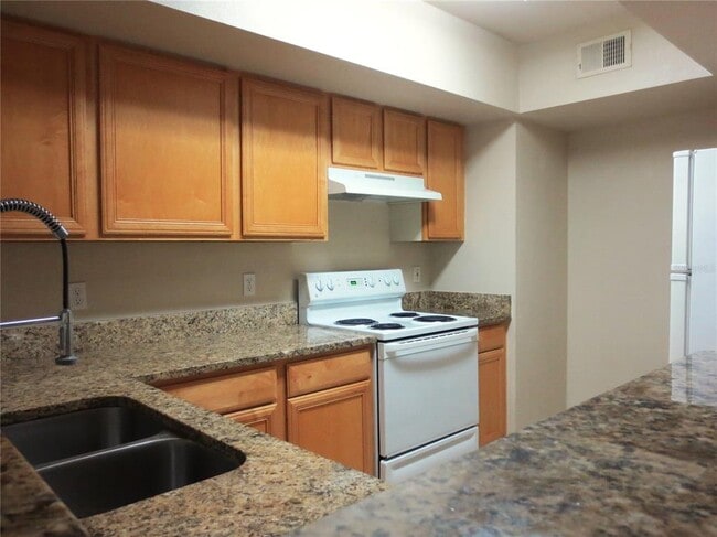 1155 Villagio Cir in Sarasota, FL - Building Photo - Building Photo
