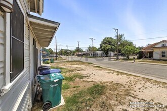 603 Gladstone Ave in San Antonio, TX - Building Photo - Building Photo