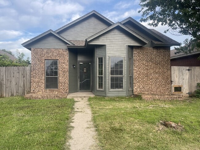 property at 2121 Lonnie Ln