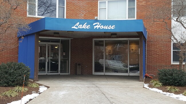property at 11850 Edgewater Dr