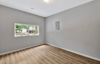 649 S Pershing St in Wichita, KS - Building Photo - Building Photo