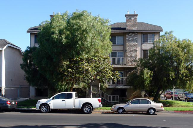 5301 W 99th Pl in Los Angeles, CA - Building Photo - Building Photo