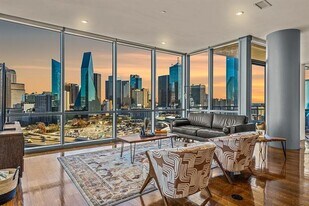 2200 Victory Ave in Dallas, TX - Building Photo