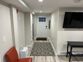 171 Foster St, Unit #B in Boston, MA - Building Photo - Building Photo