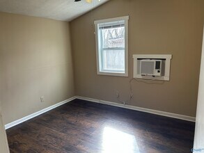 1422 Humes Ave NE in Huntsville, AL - Building Photo - Building Photo