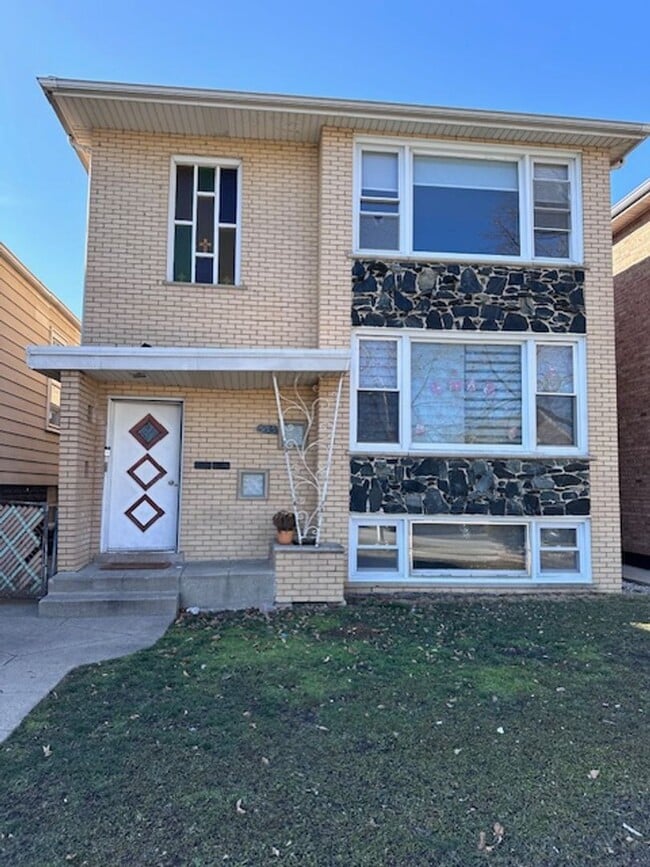 4536 S Springfield Ave