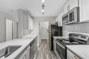 Avana Lake Lynn in Raleigh, NC - Building Photo