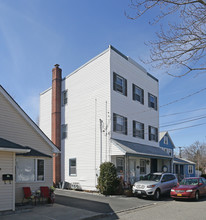 119 S 6th St in Lindenhurst, NY - Building Photo - Building Photo