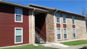 Georgetown Square Apartments in Georgetown, TX - Building Photo