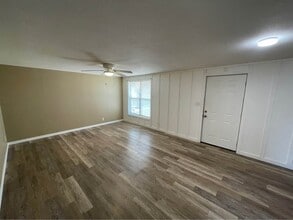 136 Kimberling City Ctr Ln, Unit 5 in Kimberling City, MO - Foto de edificio - Building Photo