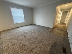 15353 Dominique Dr in Clinton Township, MI - Foto de edificio - Building Photo