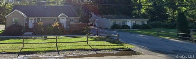 1614 NY-9G in Hyde Park, NY - Building Photo - Building Photo