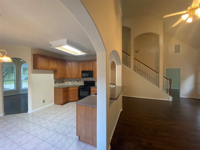 9210 Hidden Lake E Dr in Magnolia, TX - Building Photo - Building Photo