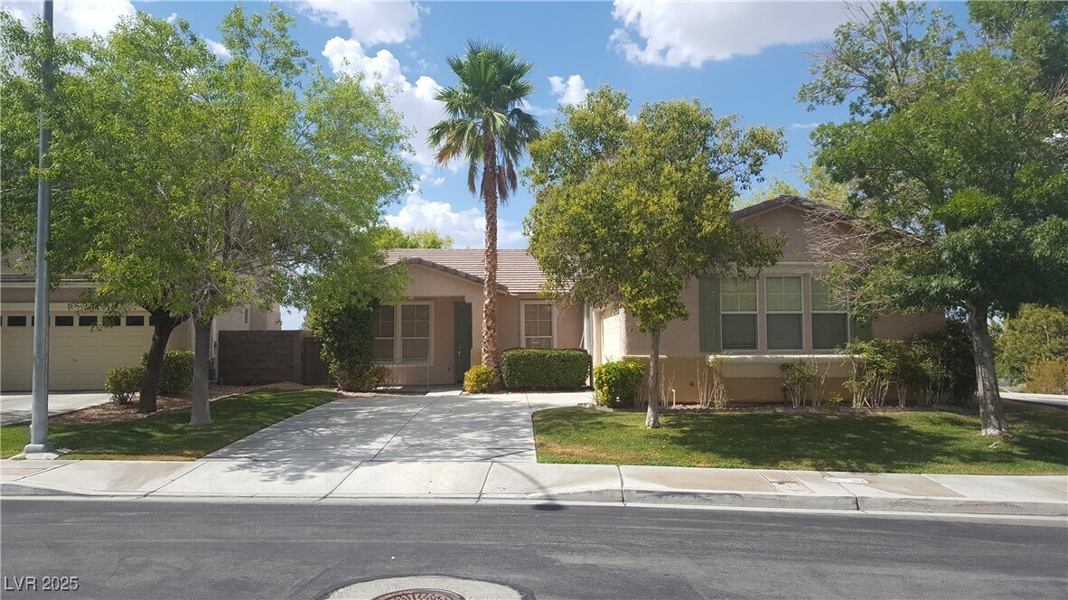 2350 Spirito Ave in Henderson, NV - Building Photo