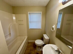 10516 E 27th Terrace S in Independence, MO - Building Photo - Building Photo