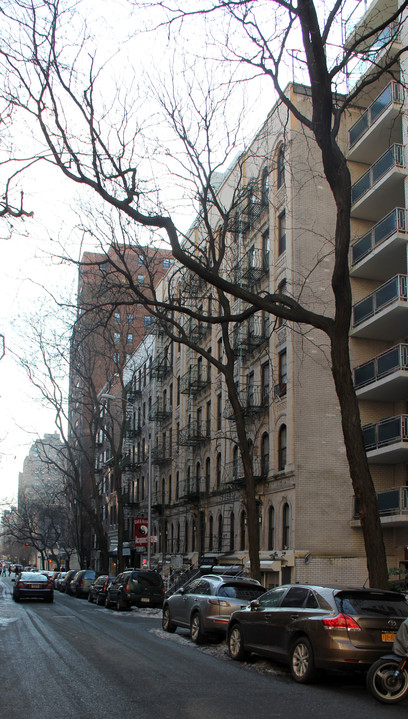 230 E 80th St in New York, NY - Foto de edificio