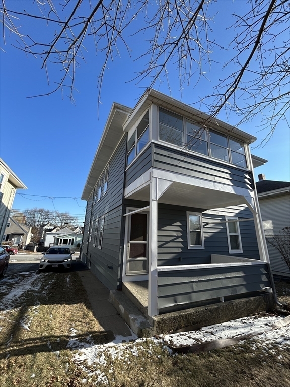 17 Oakland St in Watertown, MA - Foto de edificio - Building Photo