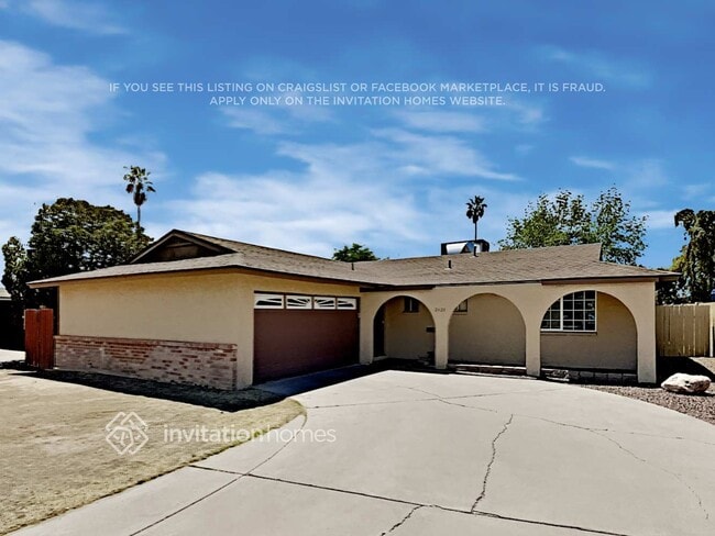 2421 E Sylvia St