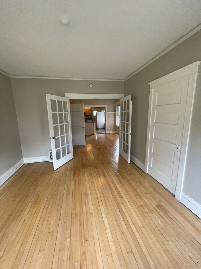 property at 2214 W 3rd St