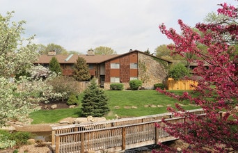Kenilworth Apartments in Prairie Village, KS - Foto de edificio - Building Photo
