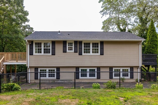 16 Miami St in East Haven, CT - Building Photo - Building Photo
