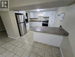 89 Elgin St N in Cambridge, ON - Building Photo - Building Photo