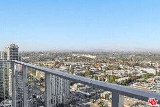 800 Broadway in San Diego, CA - Building Photo - Building Photo