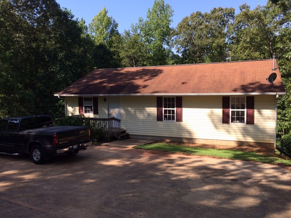 360 Widgeon Dr in Newnan, GA - Building Photo