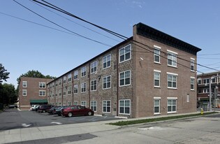 816-822 Prospect Ave in Westbury, NY - Building Photo