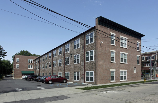 816-822 Prospect Ave in Westbury, NY - Building Photo - Building Photo
