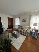 206 Oak St in Elgin, IL - Building Photo - Building Photo