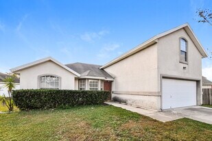 1371 Summerbrook Dr in Middleburg, FL - Building Photo