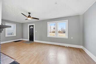 1452 Summit St in Columbus, OH - Building Photo - Building Photo