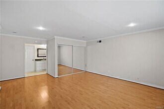 18123 Delano St in Los Angeles, CA - Building Photo - Building Photo