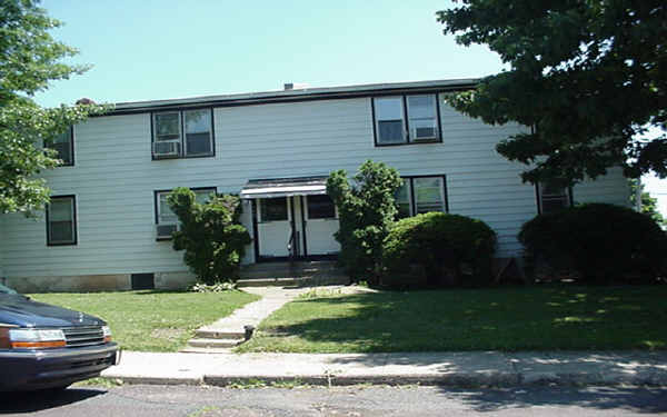 140-148 Church St in Souderton, PA - Building Photo