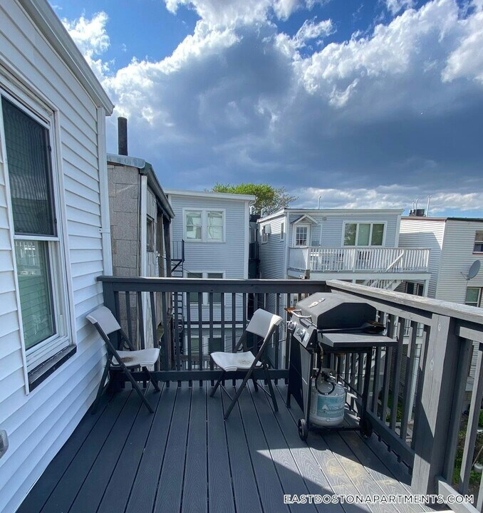 194 Maverick St in Boston, MA - Building Photo