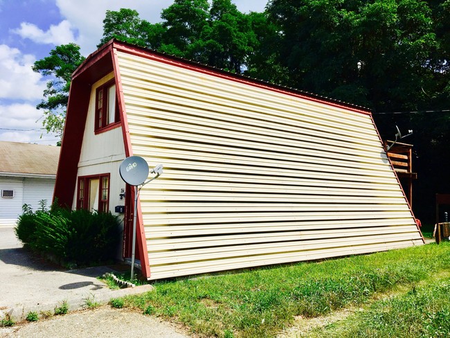 262 W Main St in Dublin, VA - Foto de edificio - Building Photo