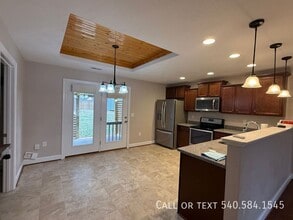 839 Summerdean Ave NE in Hollins, VA - Building Photo - Building Photo