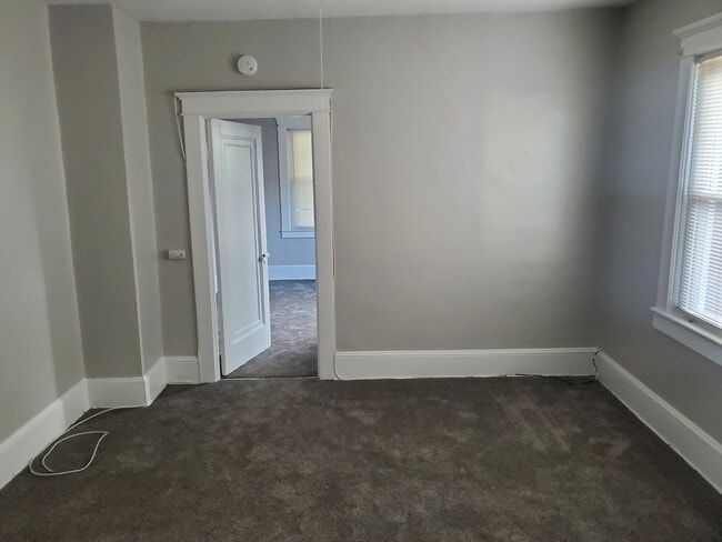 125 Main St, Unit 3 in South River, NJ - Building Photo - Building Photo