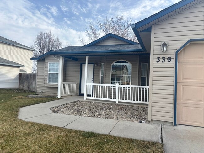 339 E Bay Owl Dr in Kuna, ID - Building Photo - Building Photo