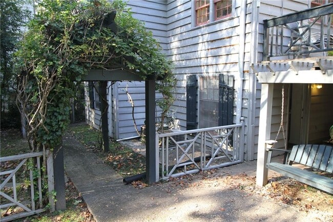 2054 E Roxboro Rd NE in Fort Deposit, AL - Building Photo - Building Photo