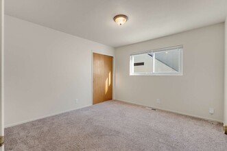 674 Laine St in Monterey, CA - Building Photo - Interior Photo