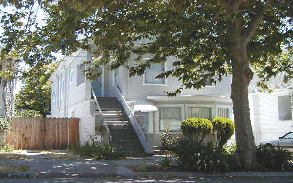 2110 11th Ave in Oakland, CA - Building Photo